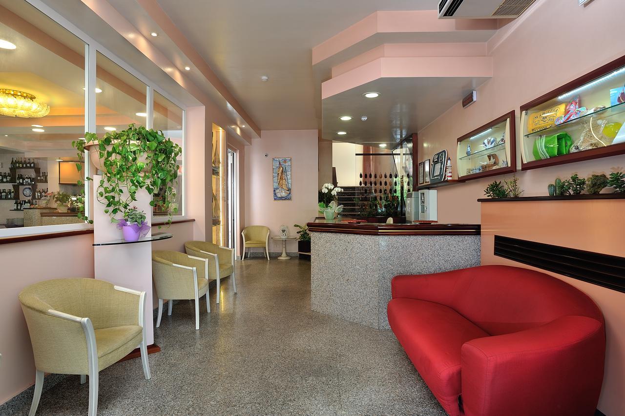 Hotel Marilena Riccione Exterior foto